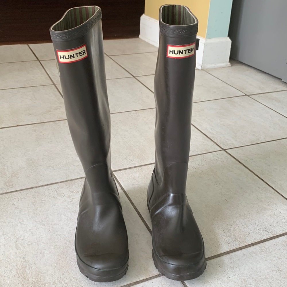 Hunter rain boots dark brown sz. 6